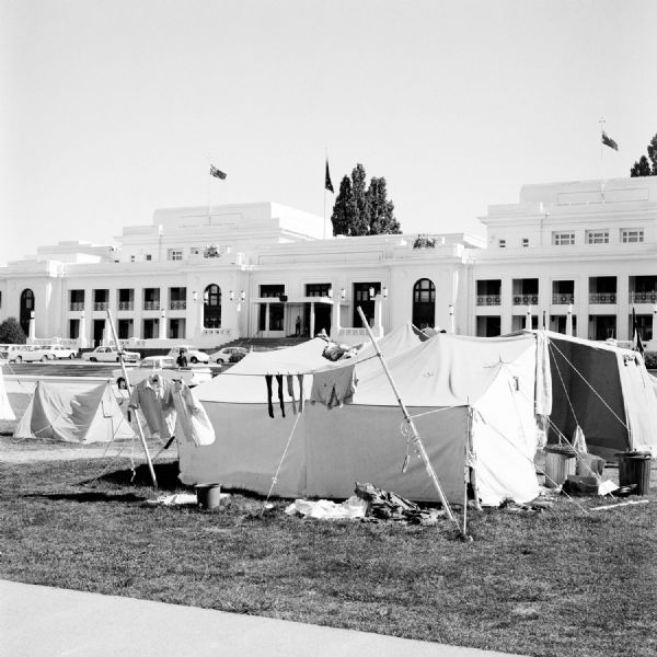 The number of tents grew during the first half of 1972. As this photo indicates the protestors were full time residents.